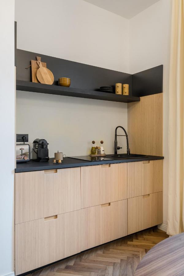 Casa Unica Milano - Elegant Apartment With Balcony - Centrale 1 Ngoại thất bức ảnh
