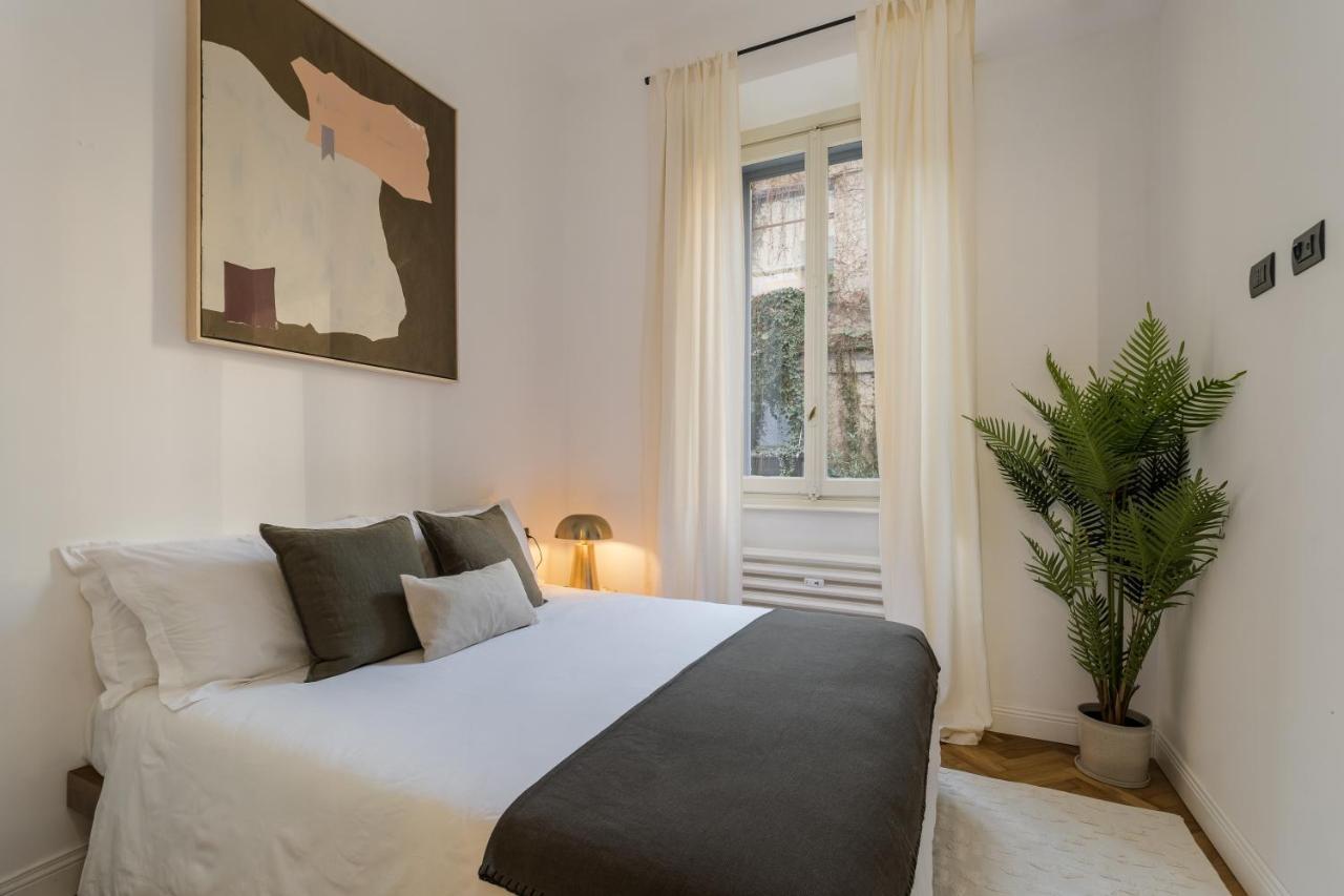 Casa Unica Milano - Elegant Apartment With Balcony - Centrale 1 Ngoại thất bức ảnh
