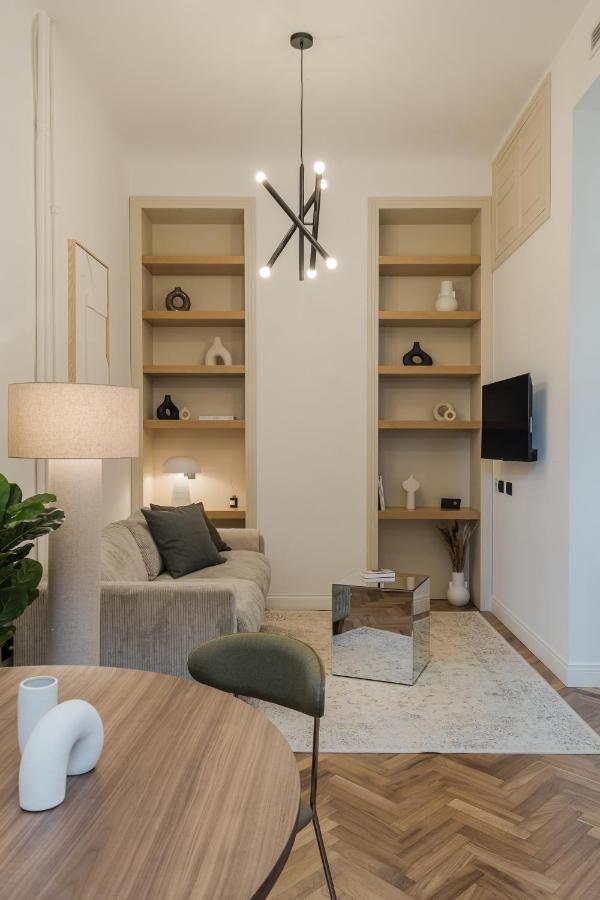 Casa Unica Milano - Elegant Apartment With Balcony - Centrale 1 Ngoại thất bức ảnh