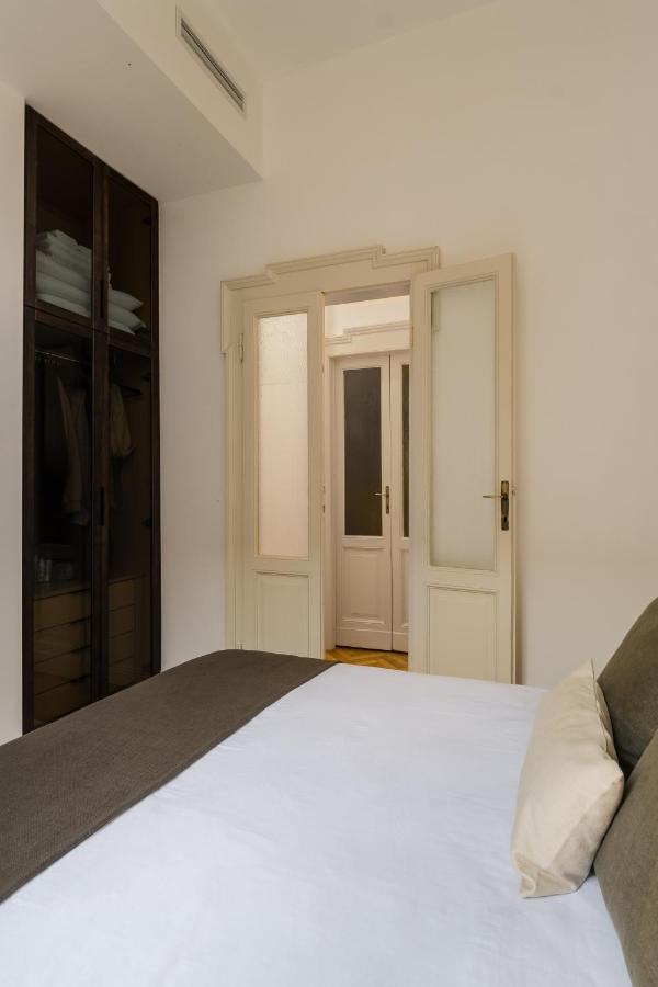 Casa Unica Milano - Elegant Apartment With Balcony - Centrale 1 Ngoại thất bức ảnh