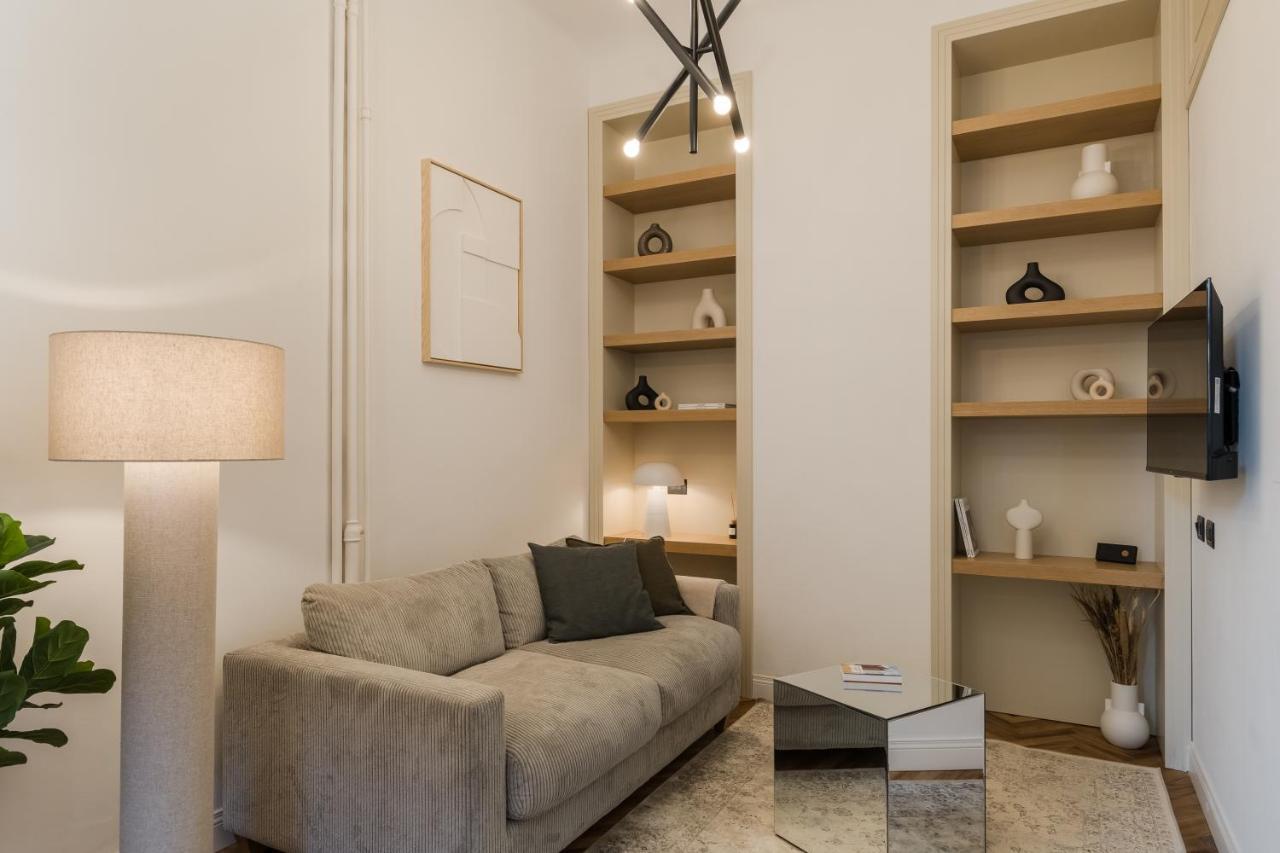 Casa Unica Milano - Elegant Apartment With Balcony - Centrale 1 Ngoại thất bức ảnh