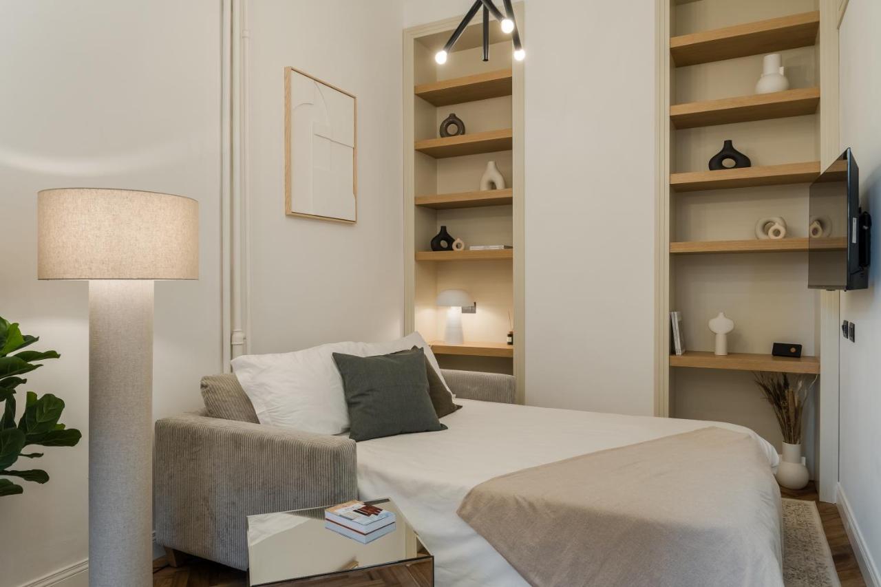 Casa Unica Milano - Elegant Apartment With Balcony - Centrale 1 Ngoại thất bức ảnh