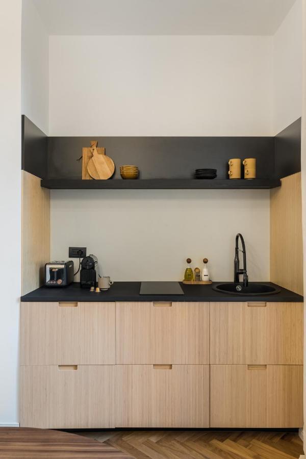 Casa Unica Milano - Elegant Apartment With Balcony - Centrale 1 Ngoại thất bức ảnh